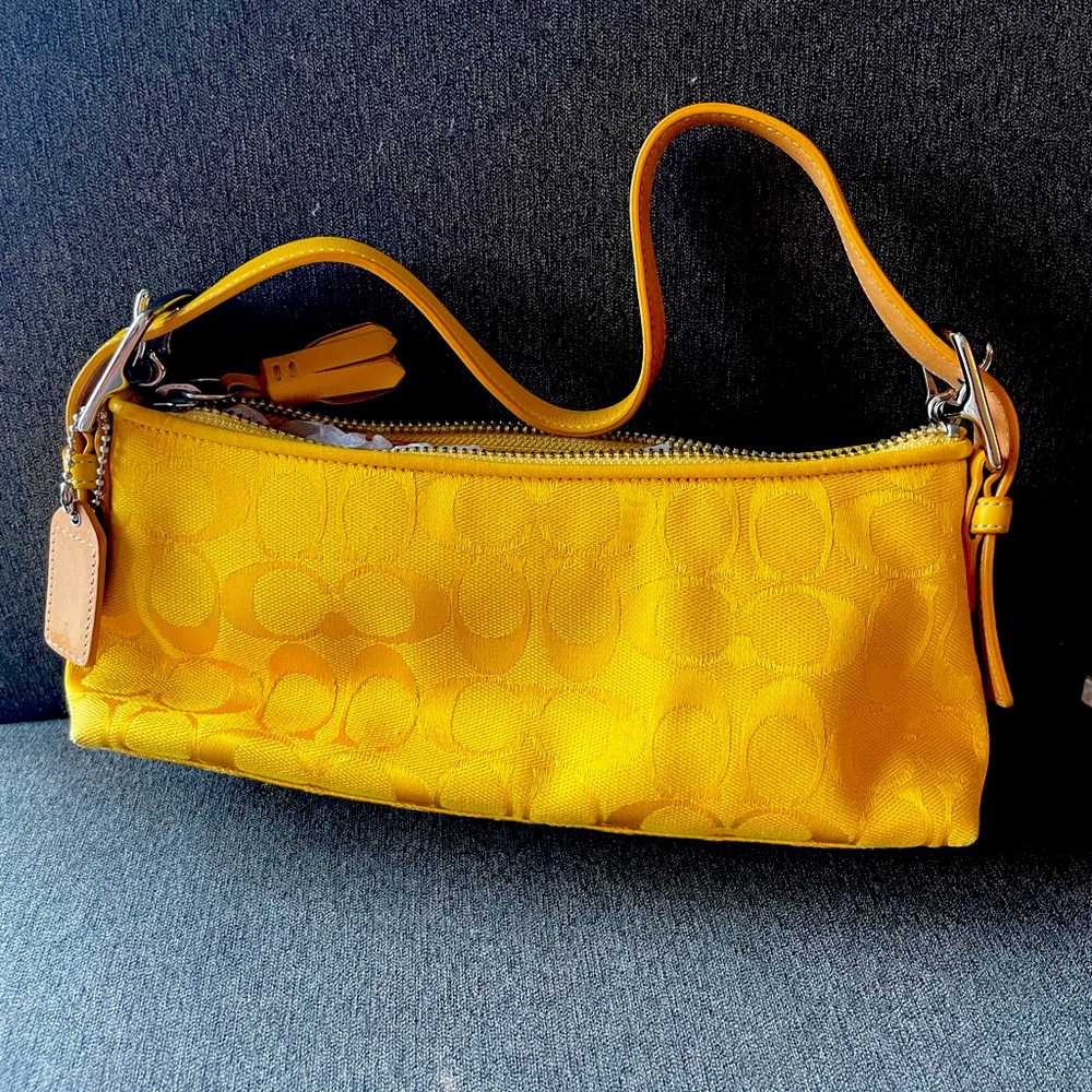 COACH SIGNATURE C YELLOW EAST WEST DEMI SHOULDER BAG PURSE 6371